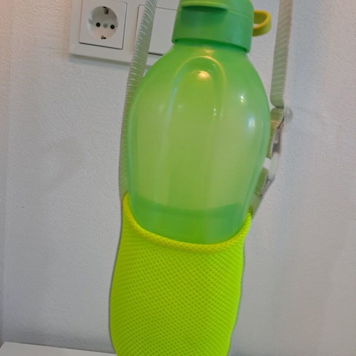 Tupperware bottle bag and Eco bottle 2L like new