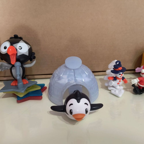 Kinder Surprise Figures and Frozen Gift New Pack