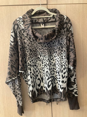 Miss Sixty blouse used with leopard pattern and wide collar