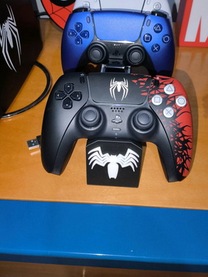 Sony DualSense безжичен геймпад за PS5 Spiderman 2 като нов