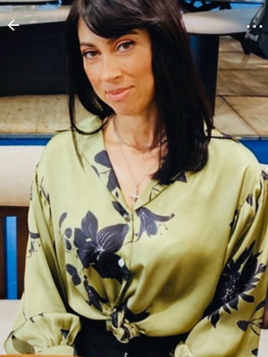 Satin floral shirt BSB like new, black and green, size S