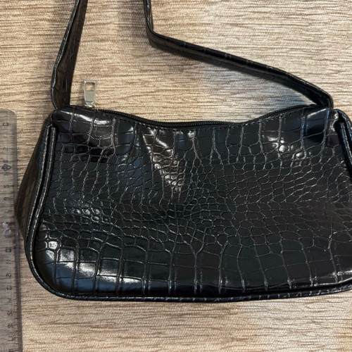 Shoulder bag black croco-effect patent leather like new