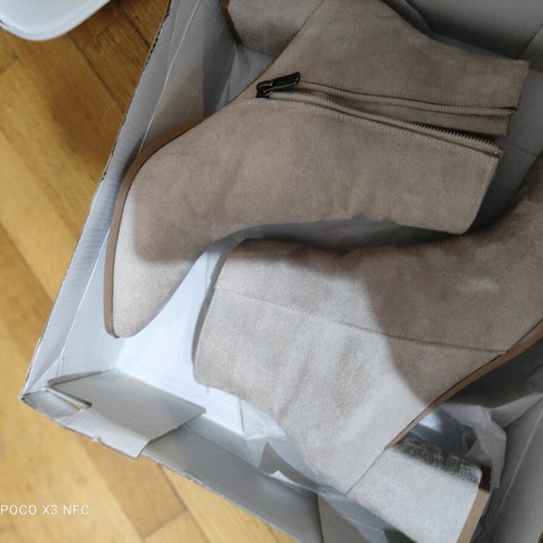 Booties like new, size 40, very stylish