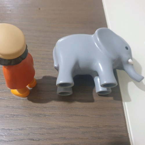 Playmobil 9381 Zoo Keeper with Elephant like new