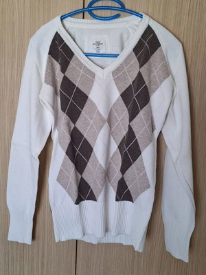 H&M women's knitted sweater with V neck like new, white and beige size M
