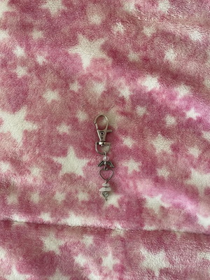 Heart keychain with pink quartz pieces in excellent condition