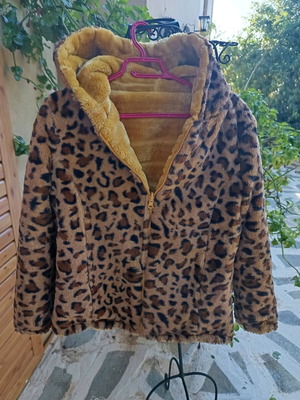 Reversible fur coat with hood size S/M, new