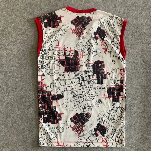 Cool T-shirt one size, fits better S, like new, black and white
