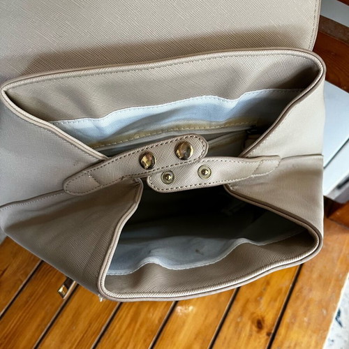 Back pack like new, beige backpack