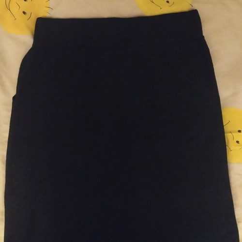 Knitted skirt size S-M, black, elastic waist, pockets