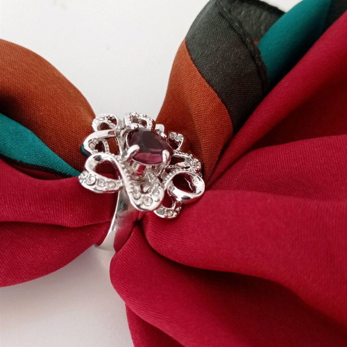 Galerie Tsangarakis ring used with purple heart Swarovski and silver alloy