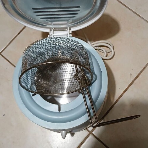 Deep fryer new, unused