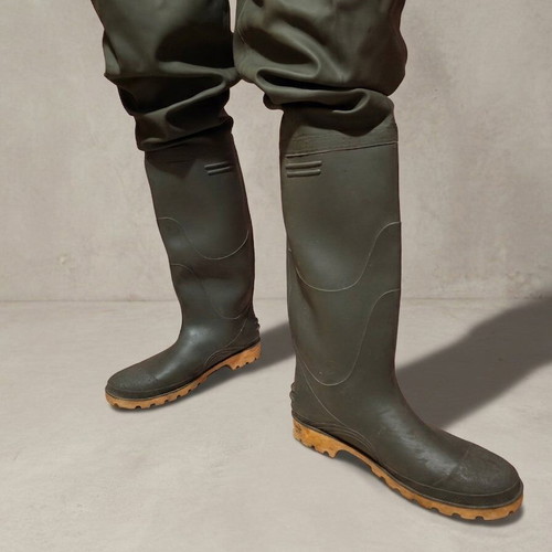 Fishing waders like new, khaki with adjustable straps