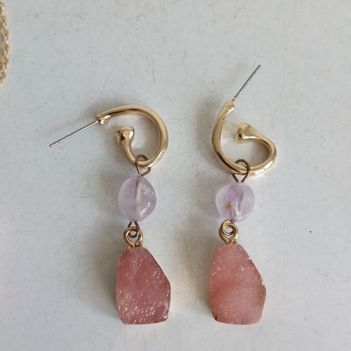 Jewelry set with rose quartz and gold-tone metal elements
