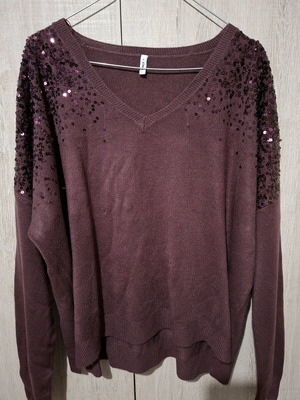 Only knitted sweater purple like new, size L with sequins on shoulders