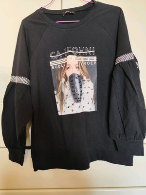 Μπλούζα Pink Woman μαύρη σαν καινούργιο, άνετη φόρμα μέγεθος S