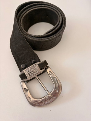 Levi's 501 vintage δερμάτινη ζώνη μεταχειρισμένη, μαύρη με ασημί αγκράφα