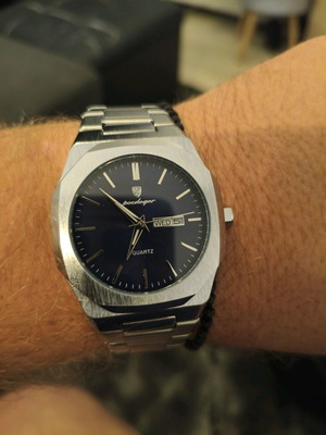 Poedagar Quartz Watch Brushed Metal Look, Like New