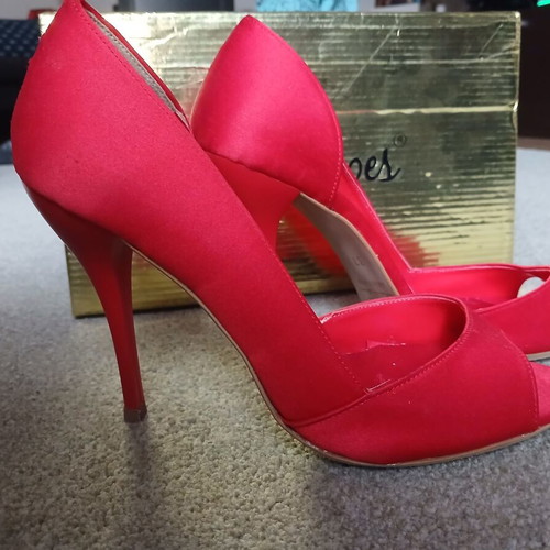 Red satin peep-toe stilettos size 37 like new