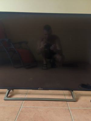 Sony Bravia 49" KD-49XE7005 4K Smart TV used, for parts or repair