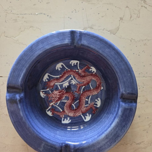 Chinese ashtray like new with maker's mark