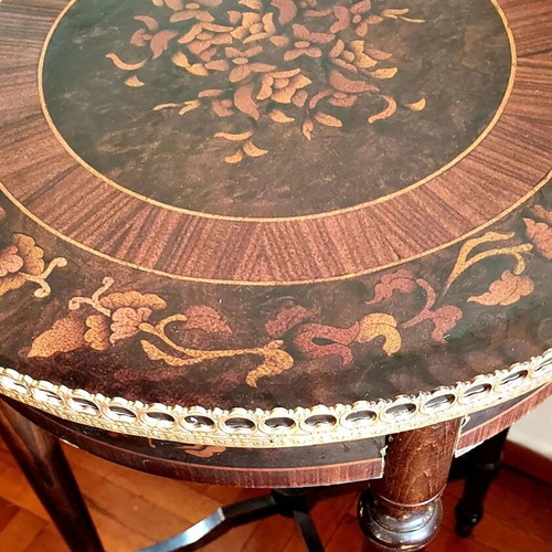 Vintage 1960 Victorian Style Side Table like new