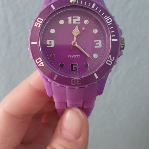 Wristwatch purple quartz like new women's