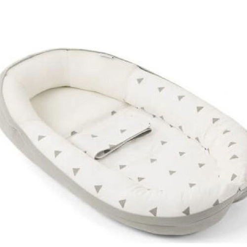 Doomoo Cocoon baby nest like new
