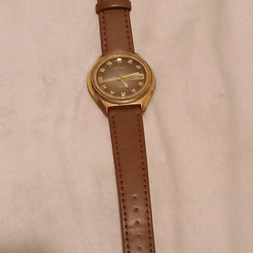 Seiko 6106-7589 used men's gold watch with leather strap