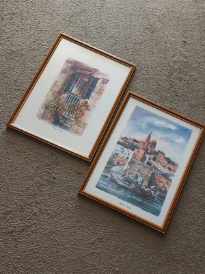 Art prints like new, pack of two 42×32 with wooden frame