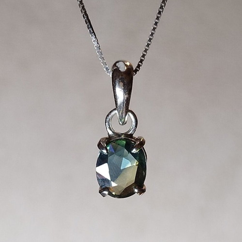 Sapphire necklace 1.22ct VVS natural Australian green-blue with chain new