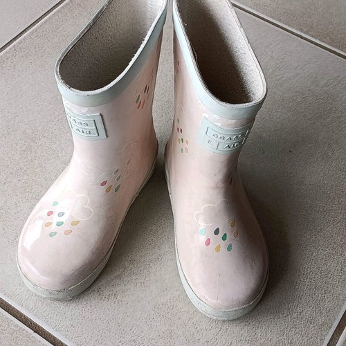 Monsoon rain boots used, pink, size 24, color changing