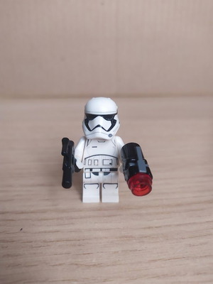 Lego Star Wars First Order Stormtrooper minifigure like new with two blasters