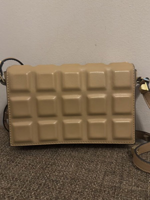 Zara leather shoulder bag new, beige, quilted with studs