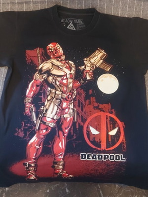Deadpool T-shirt size M like new