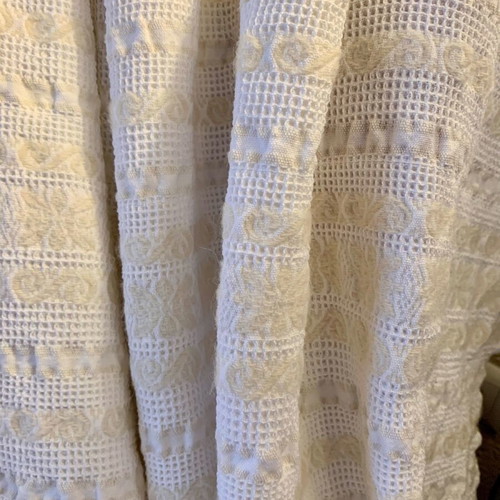 Embroidered decorative textile 1.60m x 1.90m like new, premium material