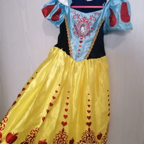 Snow White costume used, for ages 4-6
