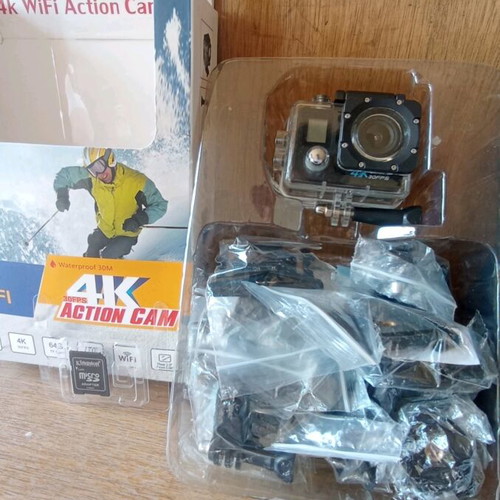 Sport Camera like new with mounts and 64GB memory card