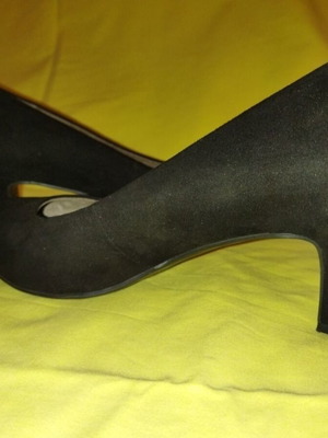 Tamaris black suede pumps size 39 like new