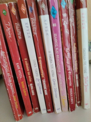 Arlekin books used, set of 10