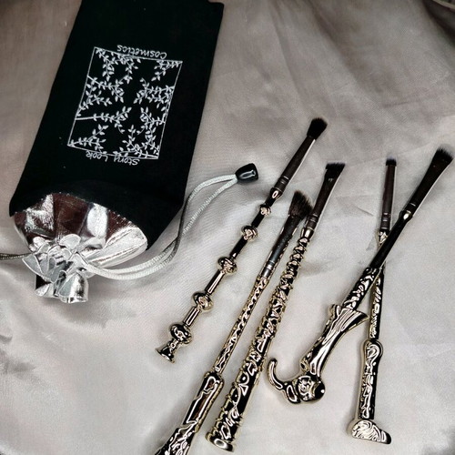 Harry Potter makeup brushes brand new, set of 5 pieces