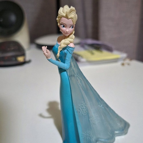Elsa Frozen figure used in good condition