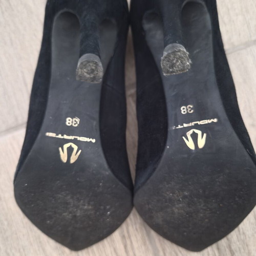 Mourtzi pointed T-strap pumps size 38 black like new, 10 cm heel