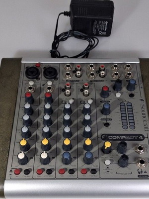 Soundcraft Compact 4 επαγγελματικός επιτραπέζιος μίκτης ήχου μεταχειρισμένος
