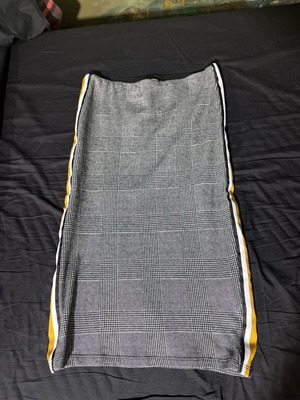 Midi skirt Zara used, size S, gray and yellow