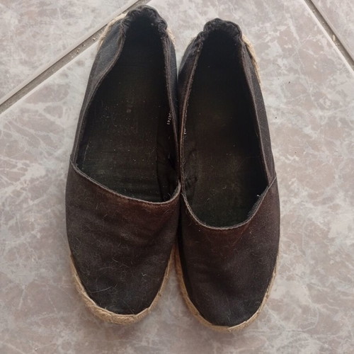 H&M Divided women's flat shoes with straw trim, black, size 38
