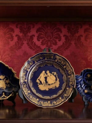 Limoges decorative plates set of 5 like new