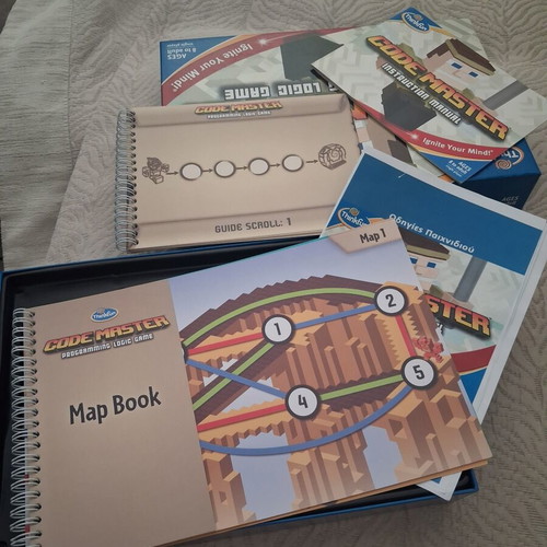 Code Master board game like new