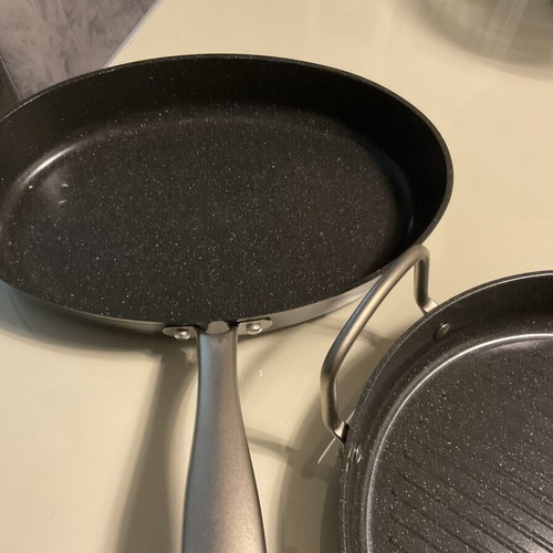 Nonstick frying pan and grill pan set like new, granite coating