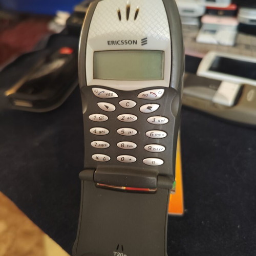 Ericsson T20e used mobile phone without charger